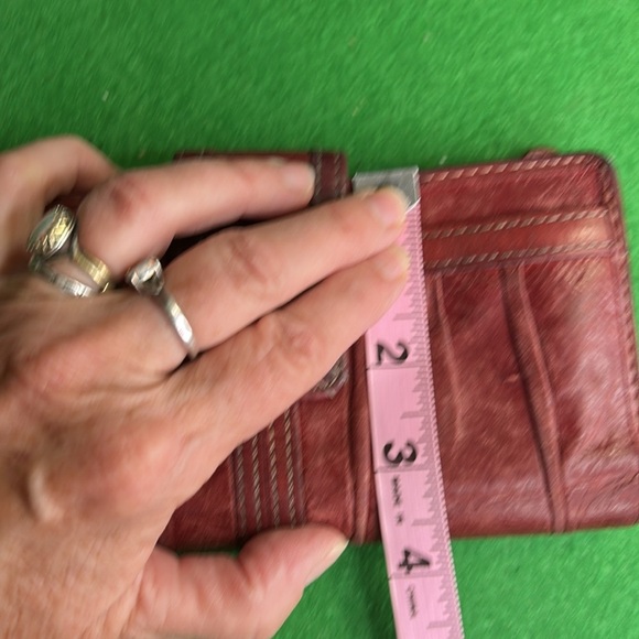 FOSSIL VINTAGE IN RICH RED LEATHER LONG WALLET - Picture 14 of 15